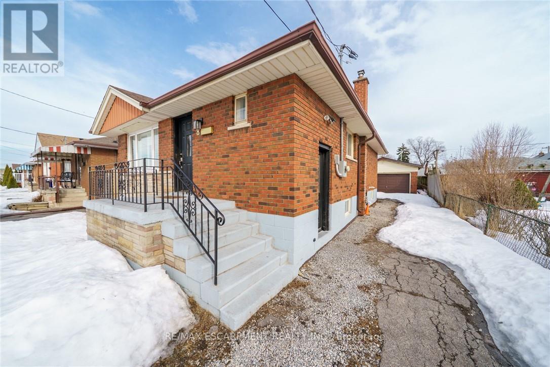 8 Shynal Avenue, Hamilton, Ontario  L8H 6K1 - Photo 3 - X12193109