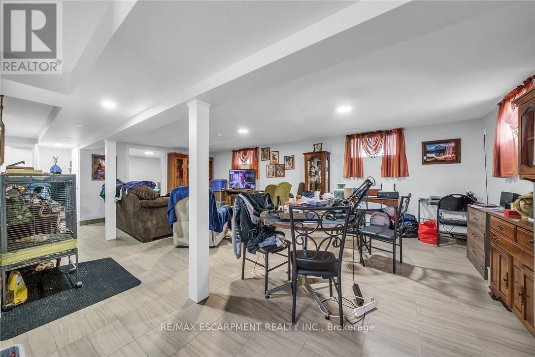 8 Shynal Avenue, Hamilton, Ontario  L8H 6K1 - Photo 38 - X12193109