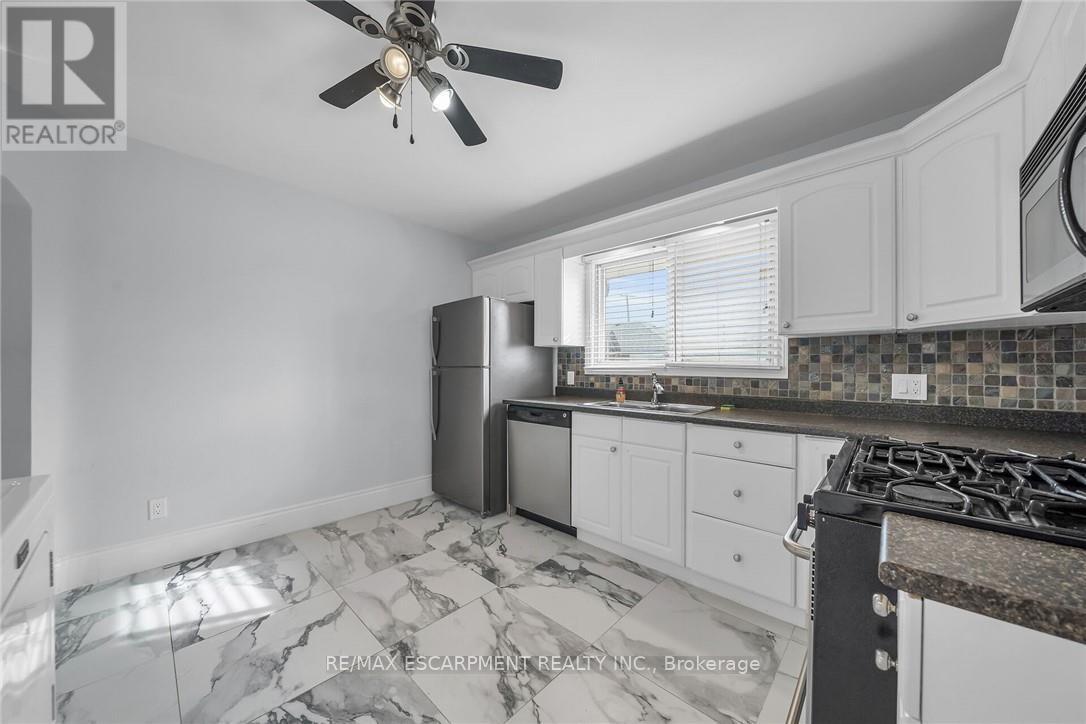 8 Shynal Avenue, Hamilton, Ontario  L8H 6K1 - Photo 8 - X12193109