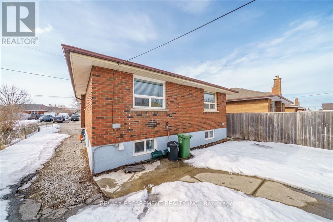 8 Shynal Avenue, Hamilton, Ontario  L8H 6K1 - Photo 49 - X12193109
