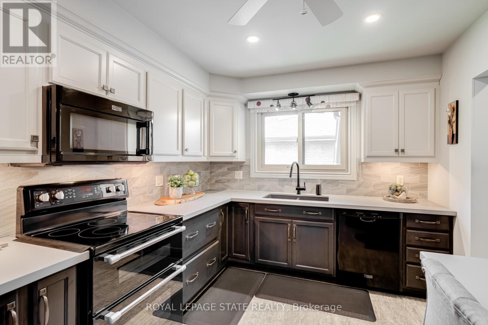 46 Deschene Avenue, Hamilton (Greeningdon), Ontario  L9A 3J7 - Photo 16 - X12193119