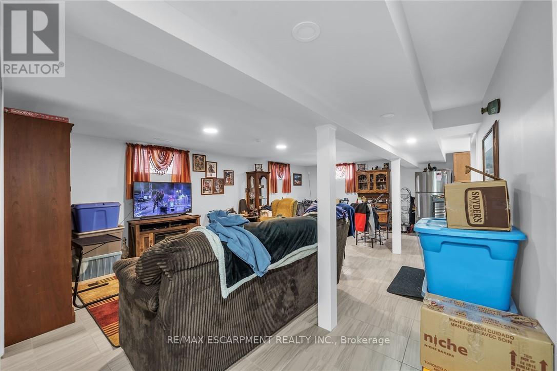 8 Shynal Avenue, Hamilton, Ontario  L8H 6K1 - Photo 41 - X12193109