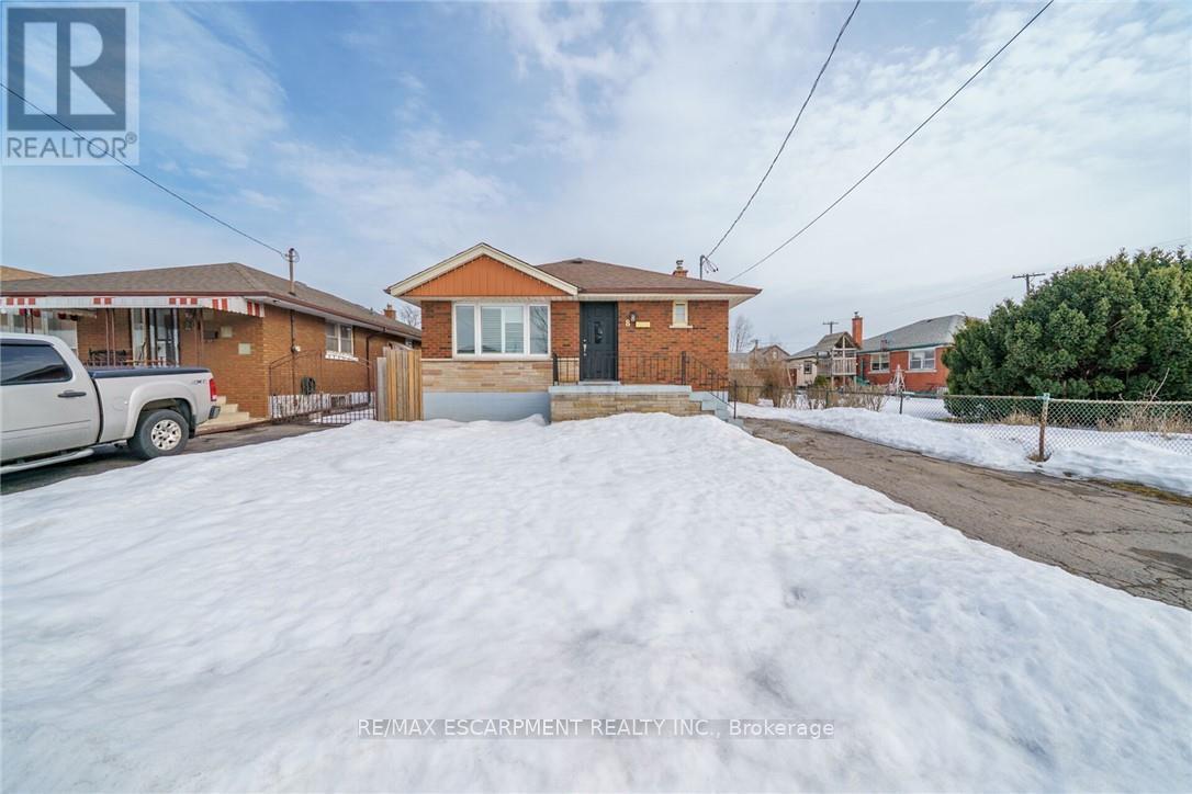 8 Shynal Avenue, Hamilton, Ontario  L8H 6K1 - Photo 43 - X12193109