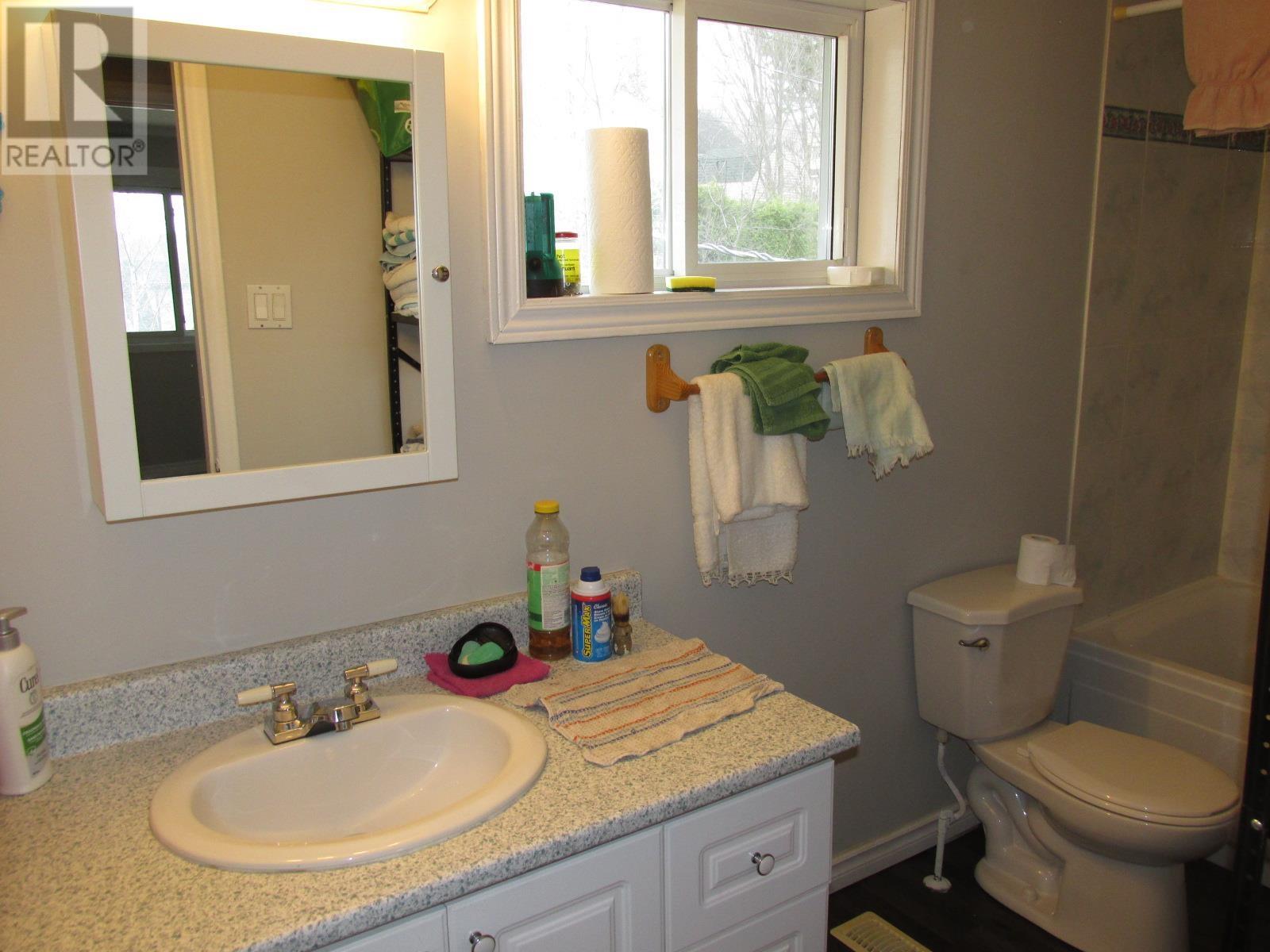 11 Birch Rd, Elliot Lake, Ontario  P5A 2C9 - Photo 15 - SM251391