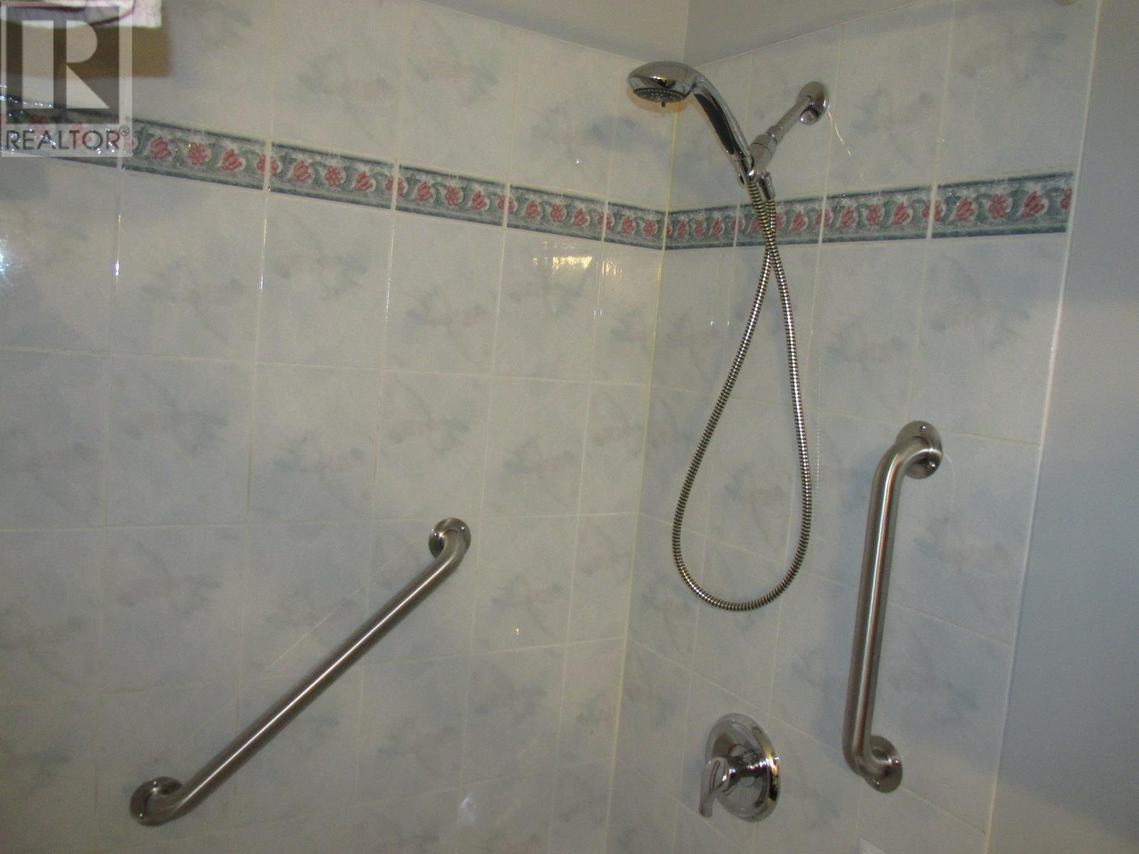 11 Birch Rd, Elliot Lake, Ontario  P5A 2C9 - Photo 17 - SM251391
