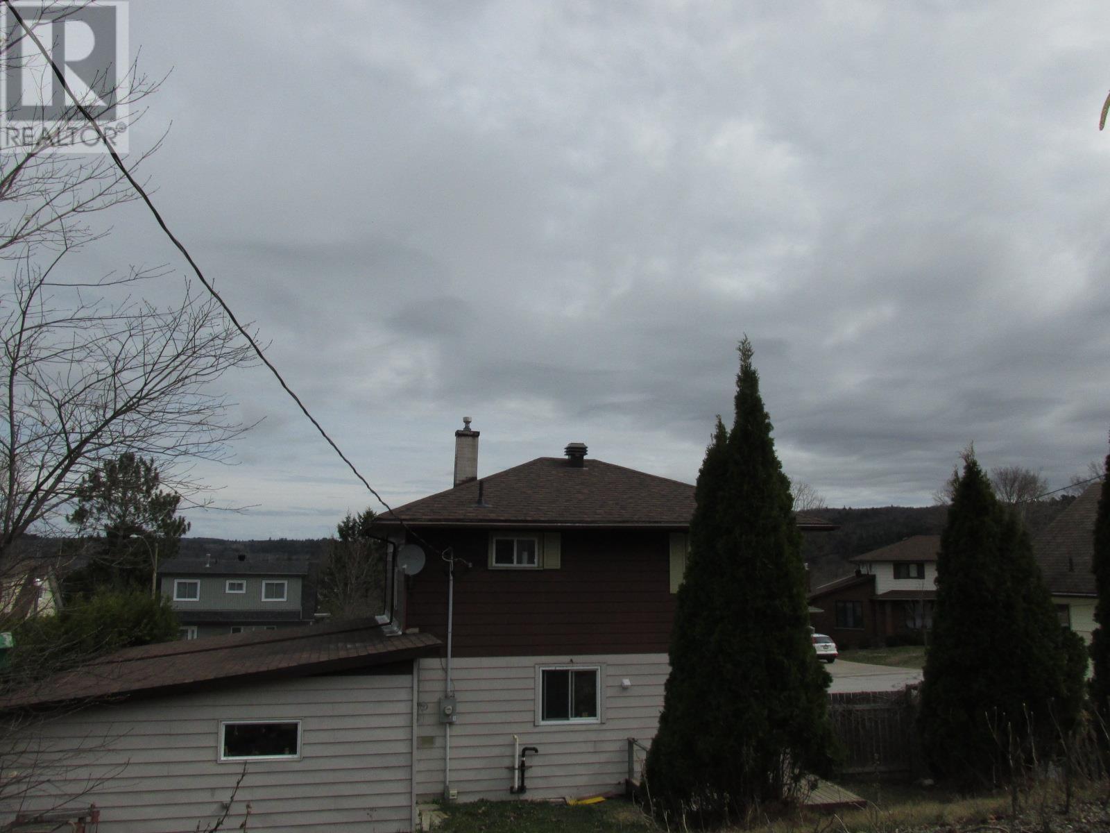 11 Birch Rd, Elliot Lake, Ontario  P5A 2C9 - Photo 28 - SM251391