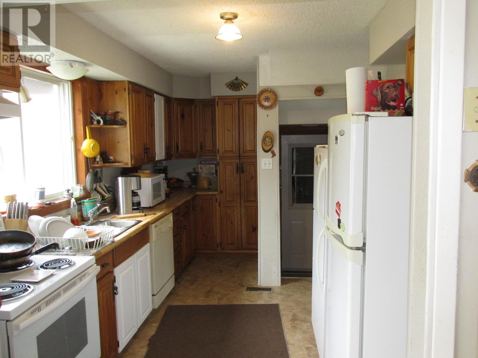 11 Birch Rd, Elliot Lake, Ontario  P5A 2C9 - Photo 8 - SM251391