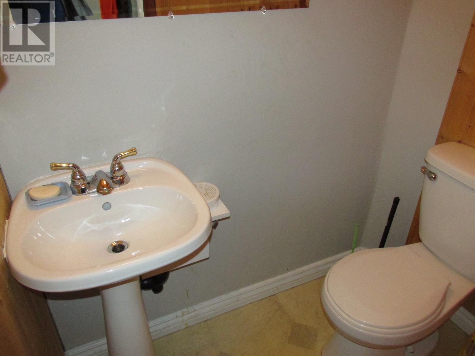11 Birch Rd, Elliot Lake, Ontario  P5A 2C9 - Photo 9 - SM251391