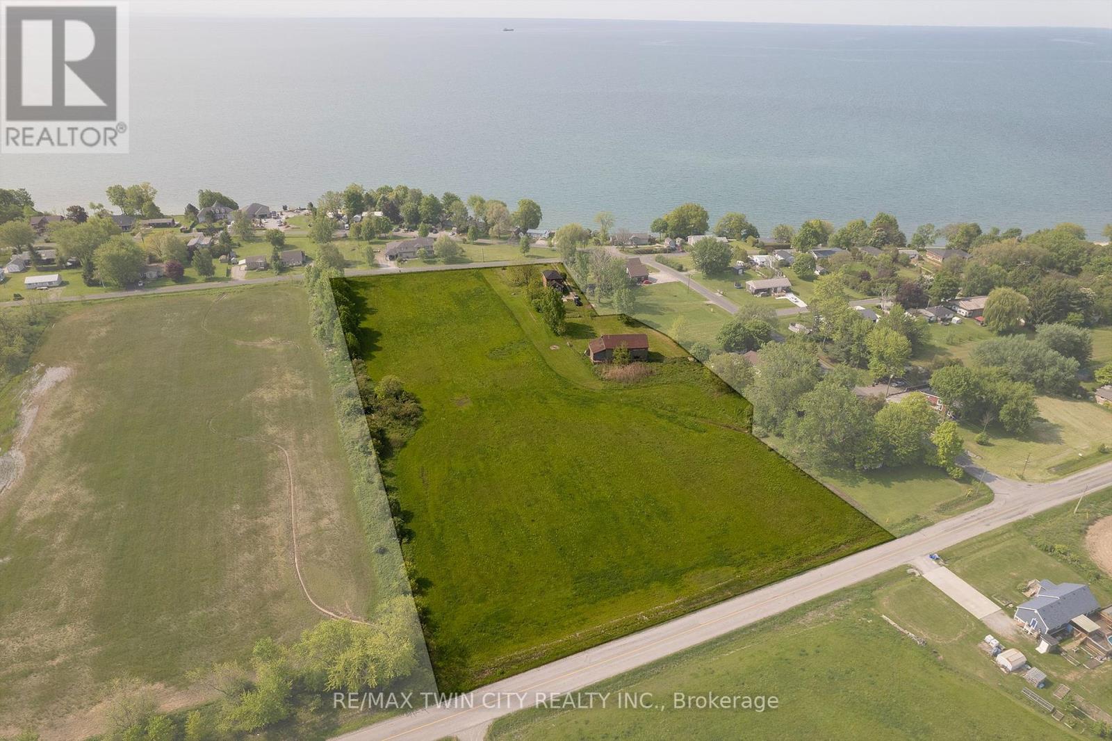 29 Old Lakeshore Road, Norfolk (Port Dover), Ontario  N0A 1N3 - Photo 1 - X12193196