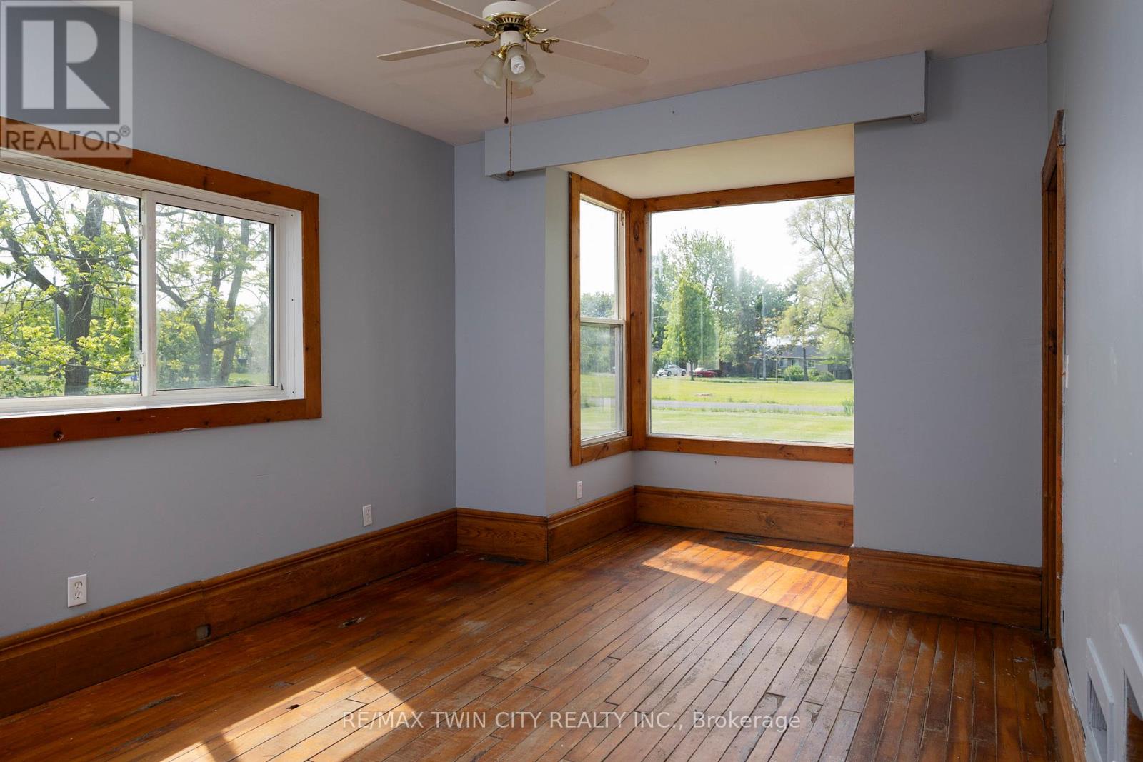 29 Old Lakeshore Road, Norfolk (Port Dover), Ontario  N0A 1N3 - Photo 5 - X12193196