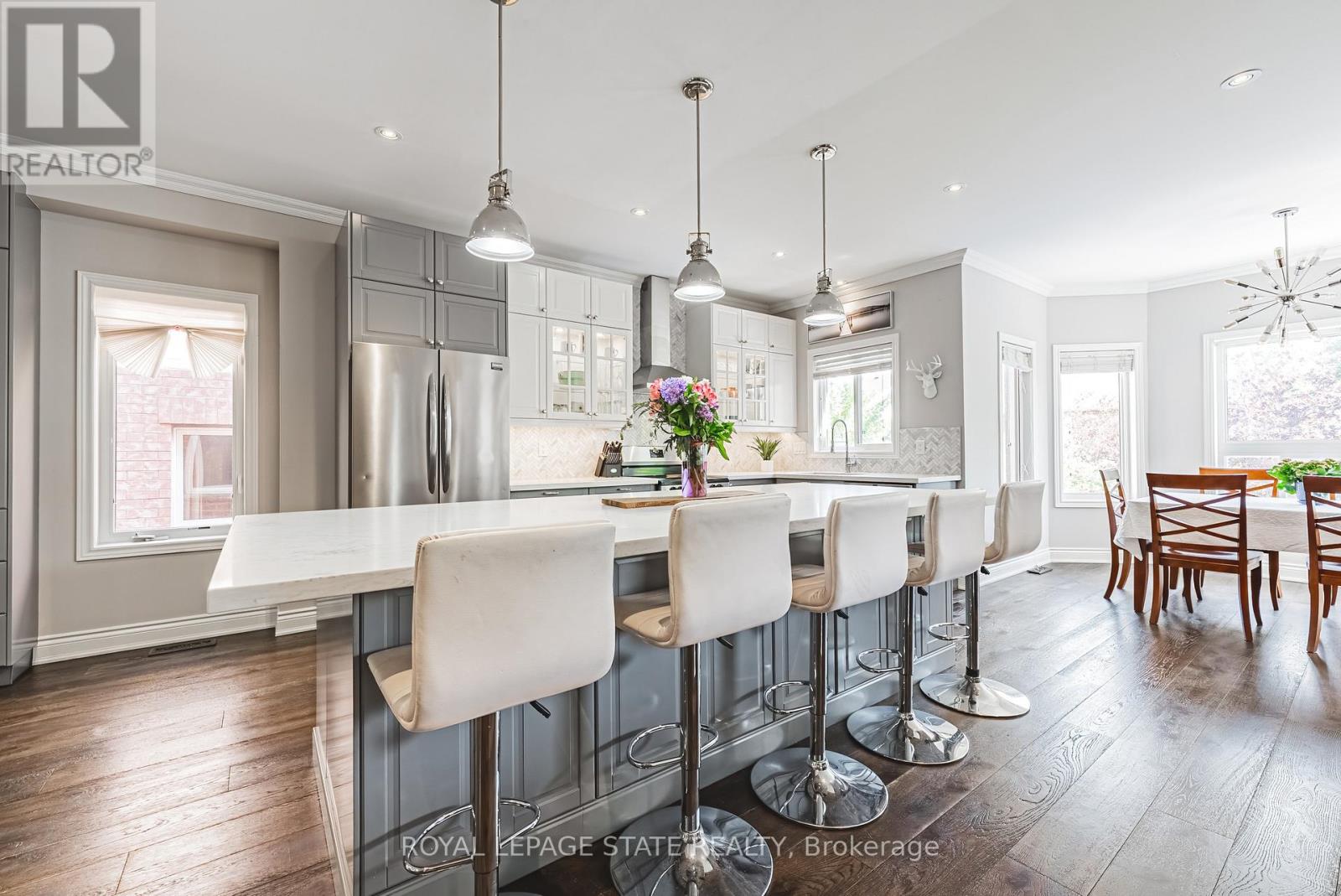 19 Gwyn Court, Hamilton, Ontario  L9H 7S1 - Photo 8 - X12193297