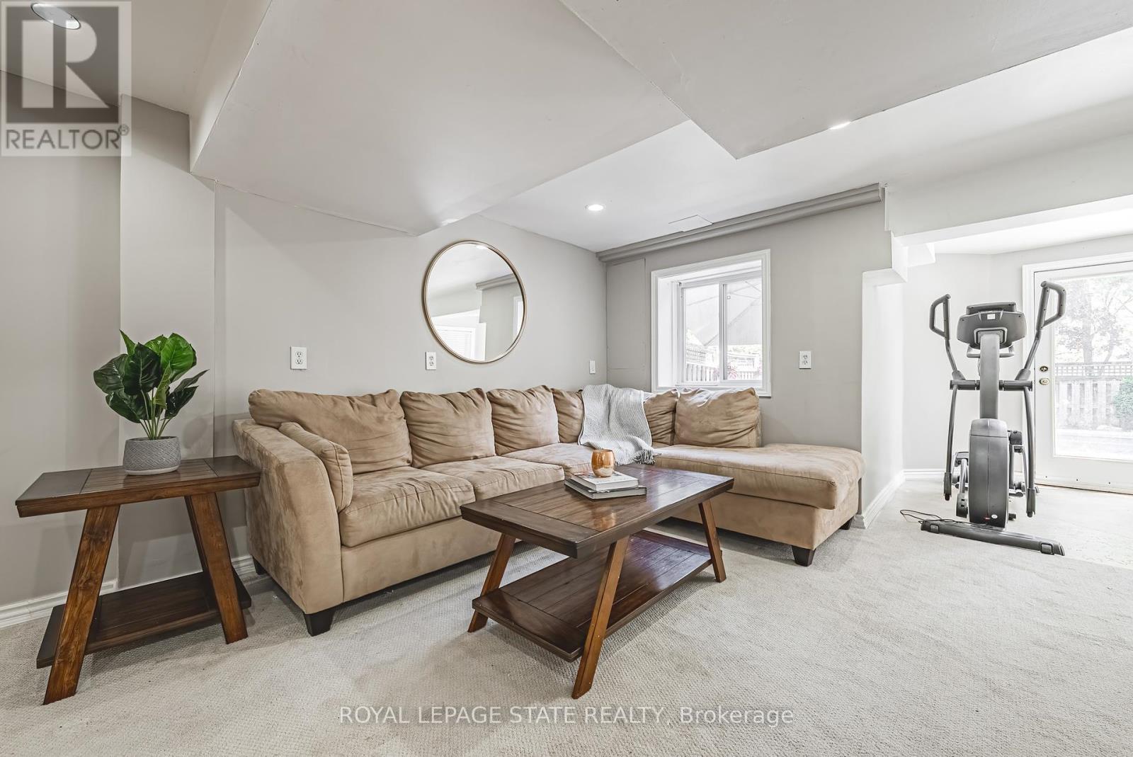 19 Gwyn Court, Hamilton, Ontario  L9H 7S1 - Photo 37 - X12193297