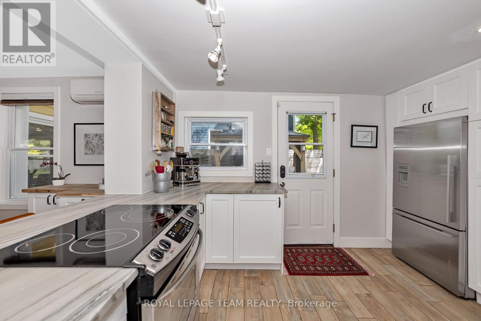 2748 Rowatt Street, Ottawa, Ontario  K2B 6N9 - Photo 17 - X12193321