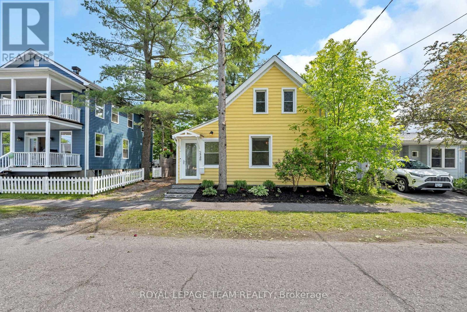 2748 Rowatt Street, Ottawa, Ontario  K2B 6N9 - Photo 2 - X12193321