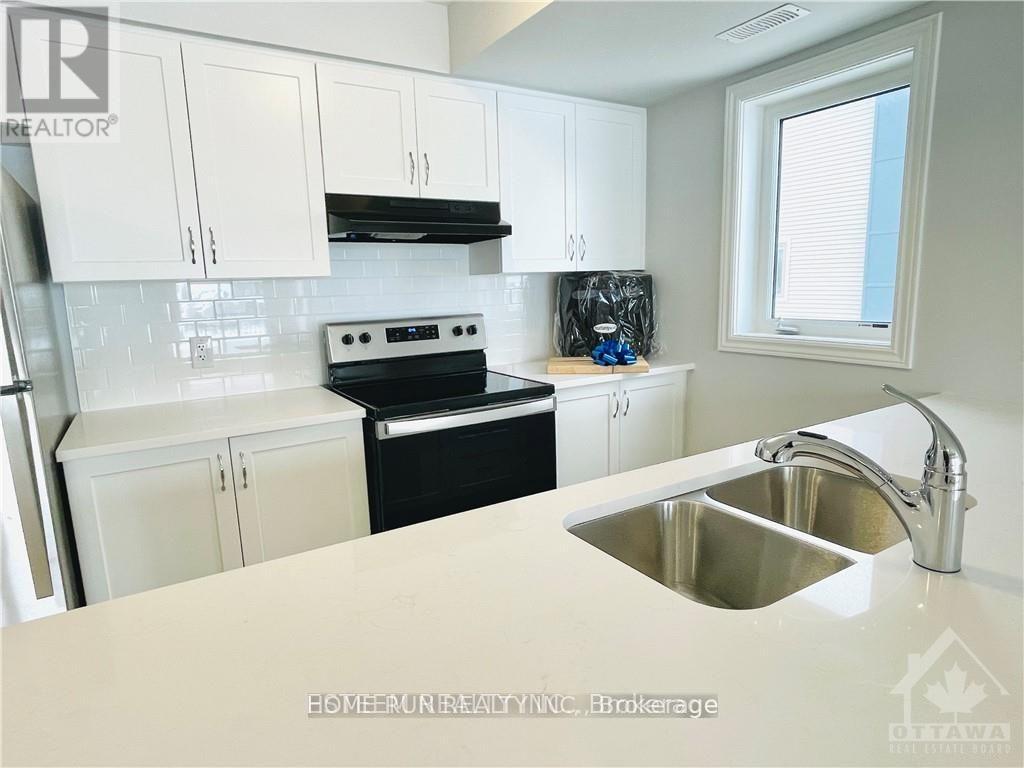 846 Atlas Terrace, Ottawa, Ontario  K2V 0S3 - Photo 4 - X12193448