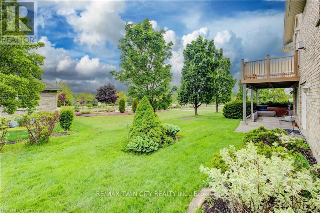 40 Devonshire Drive, Wilmot, Ontario  N3A 4J7 - Photo 39 - X12193280