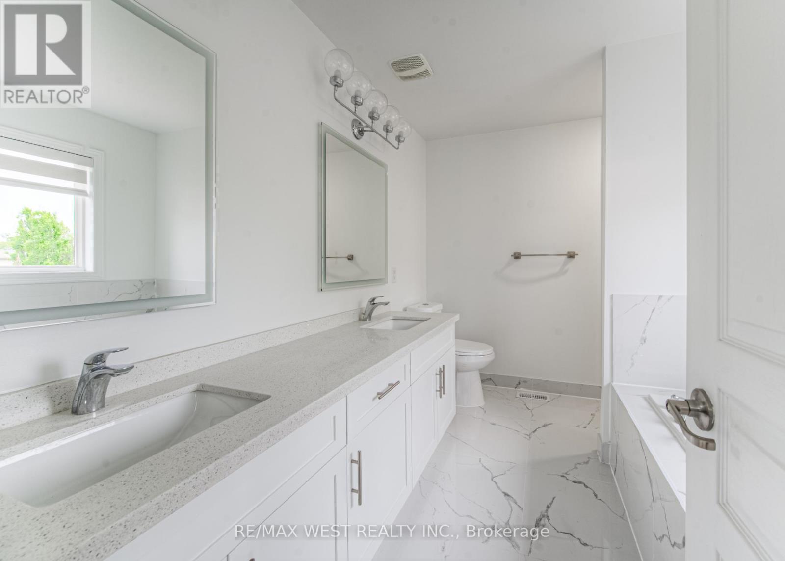 57 Creek Ridge Street, Kitchener, Ontario  N2R 0B6 - Photo 29 - X12193298