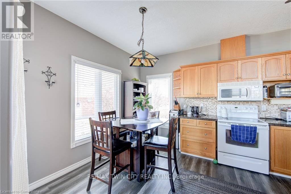 40 Devonshire Drive, Wilmot, Ontario  N3A 4J7 - Photo 11 - X12193280