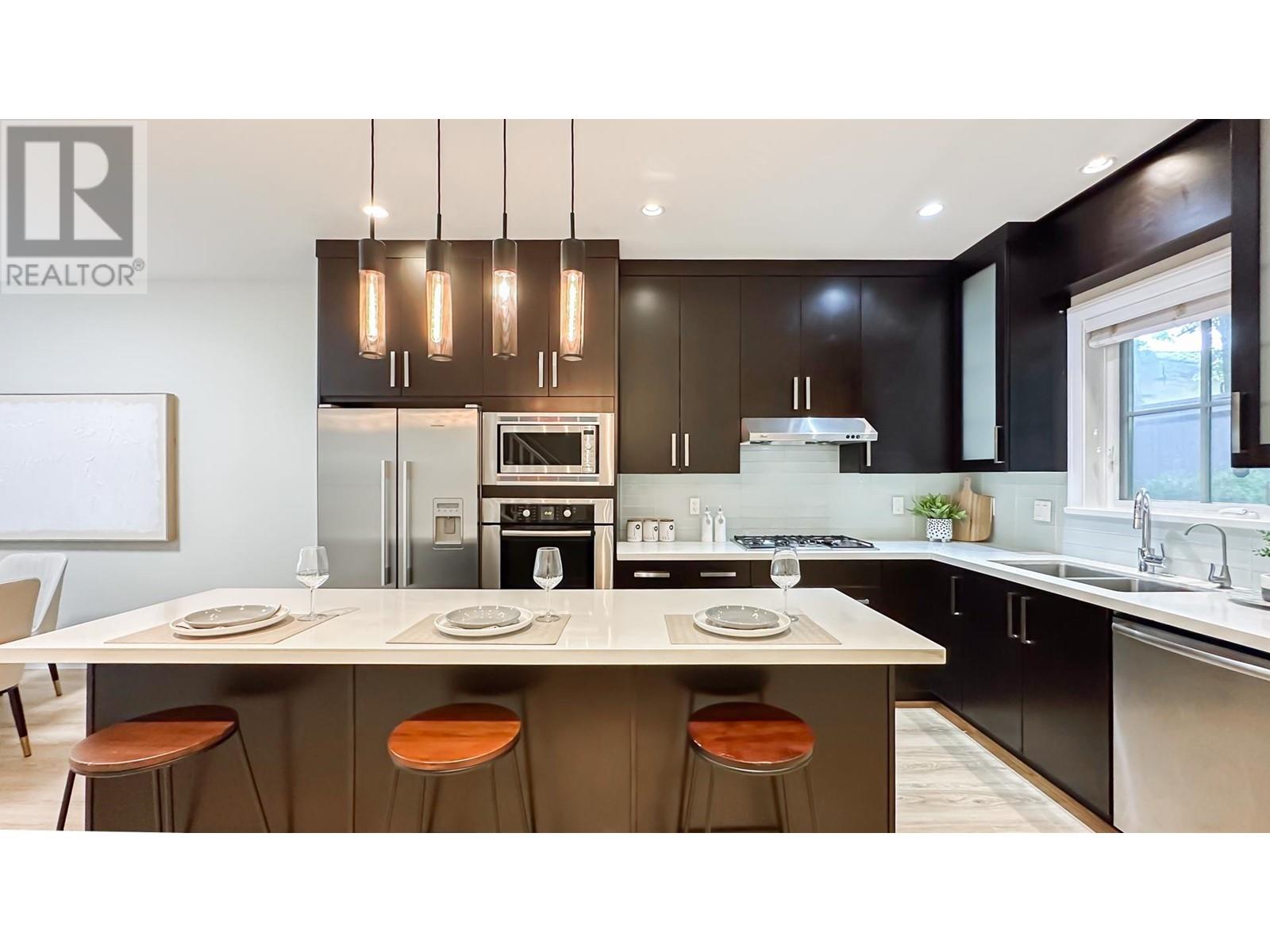 Listing Picture 6 of 36 : 1461 TILNEY MEWS, Vancouver / 溫哥華 - 魯藝地產 Yvonne Lu Group - MLS Medallion Club Member