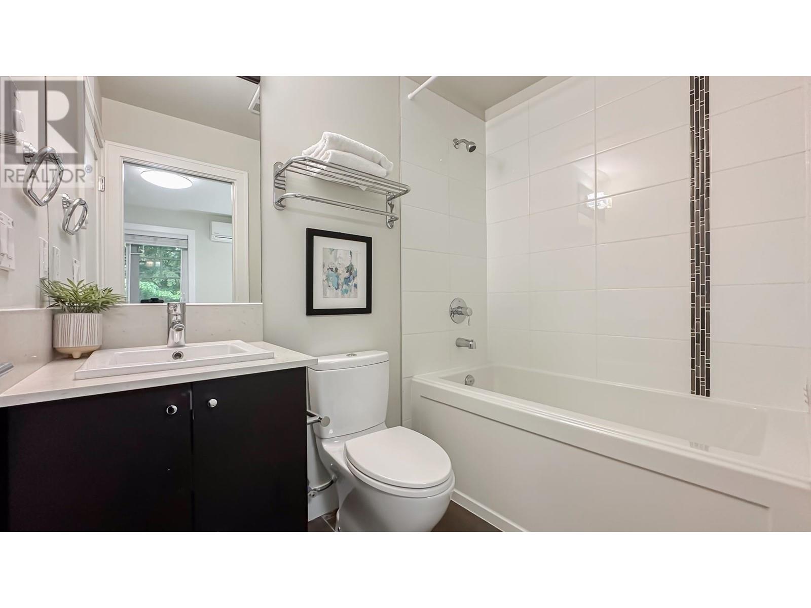 Listing Picture 12 of 36 : 1461 TILNEY MEWS, Vancouver / 溫哥華 - 魯藝地產 Yvonne Lu Group - MLS Medallion Club Member