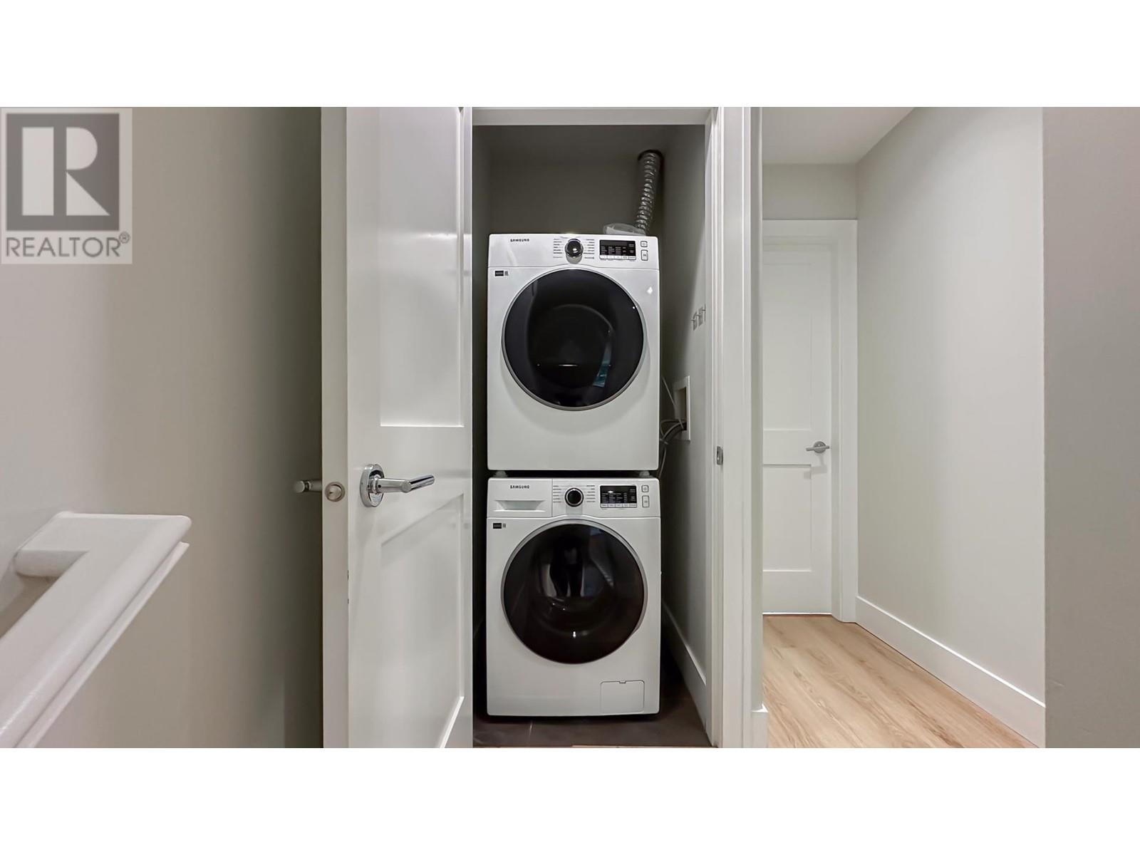 Listing Picture 18 of 36 : 1461 TILNEY MEWS, Vancouver / 溫哥華 - 魯藝地產 Yvonne Lu Group - MLS Medallion Club Member