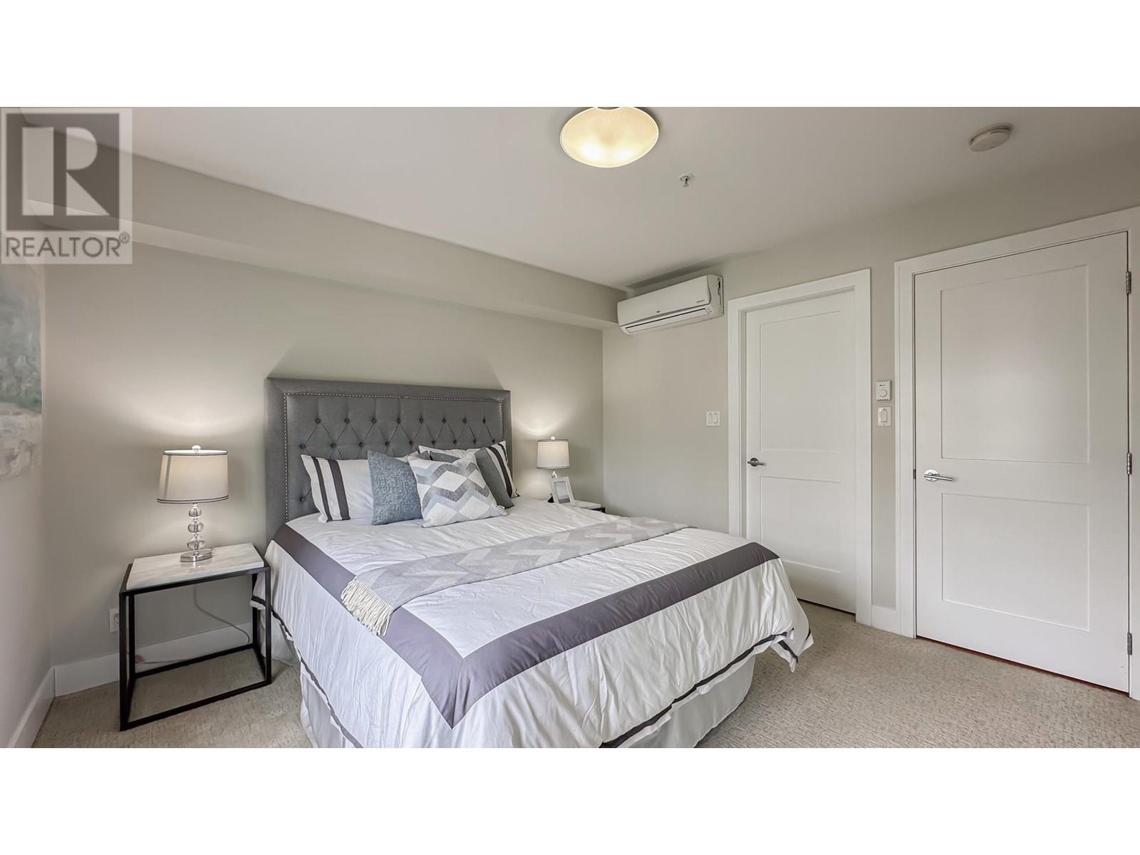 Listing Picture 14 of 36 : 1461 TILNEY MEWS, Vancouver / 溫哥華 - 魯藝地產 Yvonne Lu Group - MLS Medallion Club Member