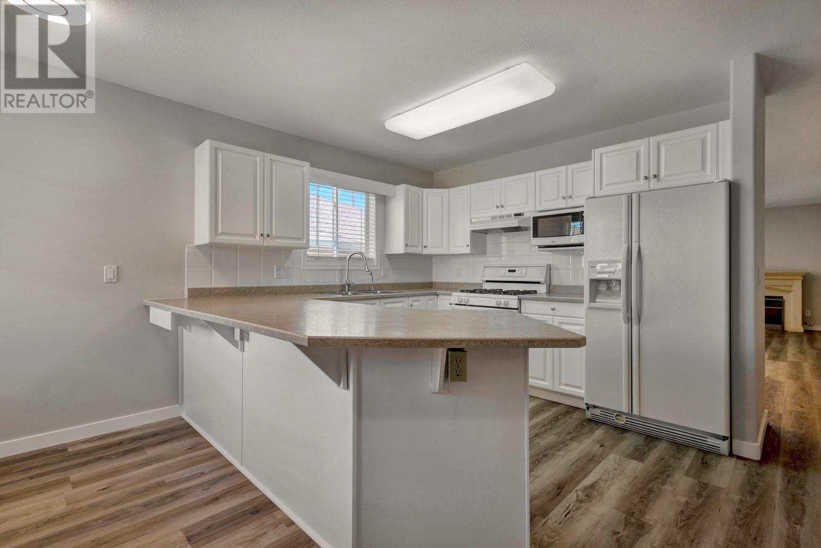 Property at 2250 Louie Drive Unit# 121 image 3