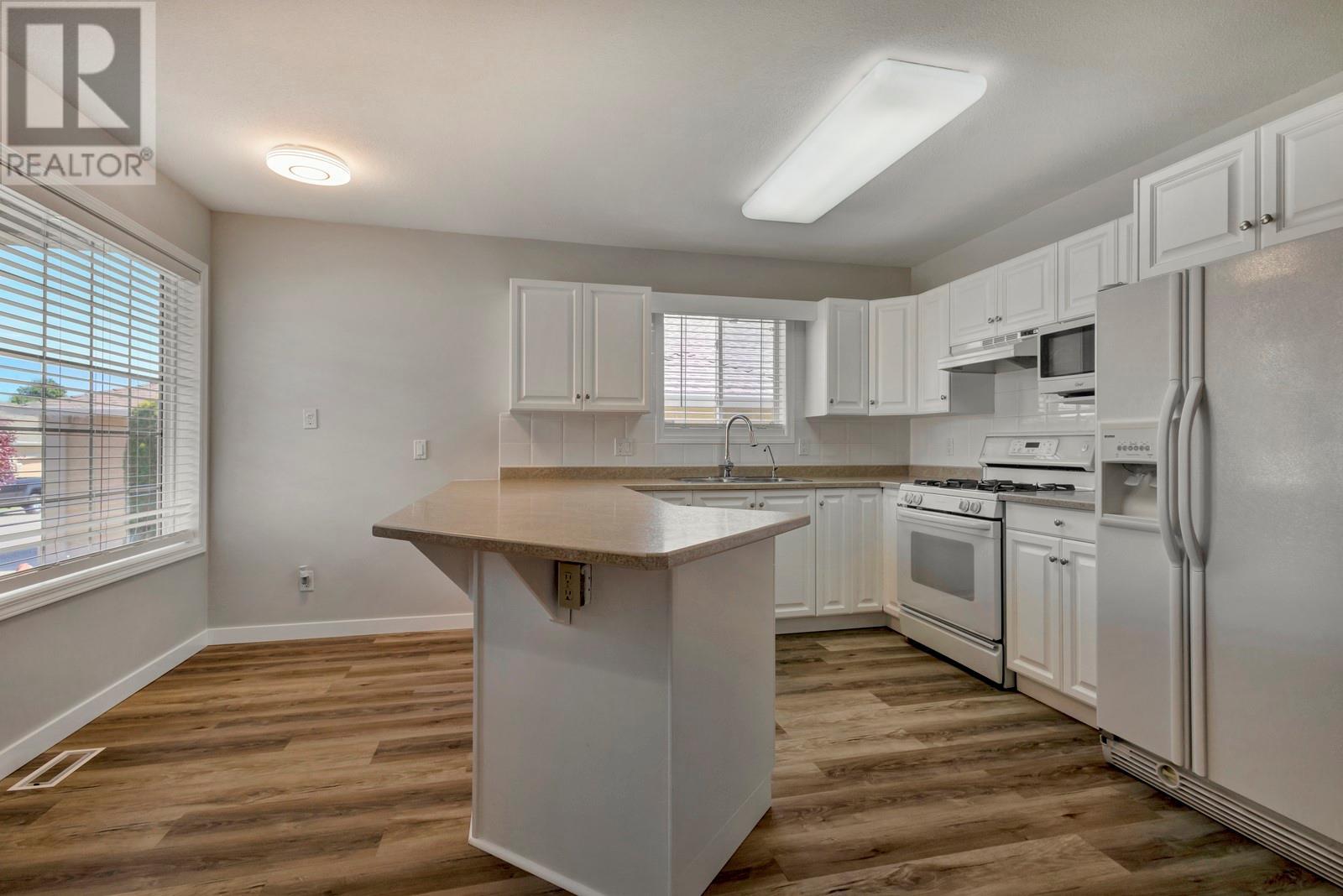 Property at 2250 Louie Drive Unit# 121 image 4