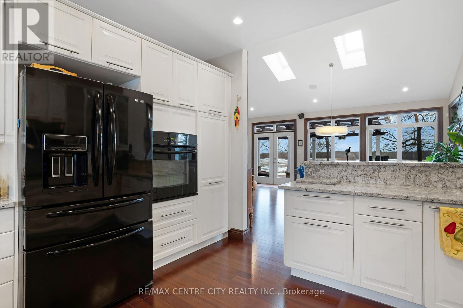 33875 Fifth Line, Southwold, Ontario  N0L 1P0 - Photo 8 - X11964711