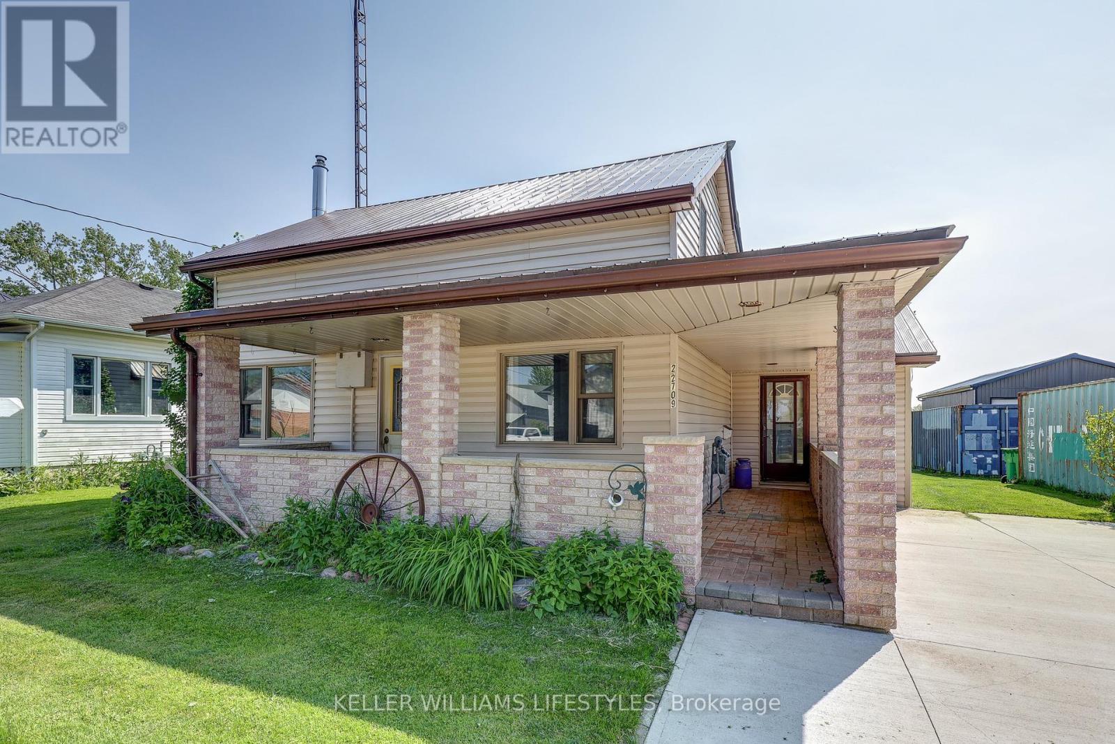 22709 Thames Road, Southwest Middlesex (Appin), Ontario  N0L 1A0 - Photo 2 - X12098620