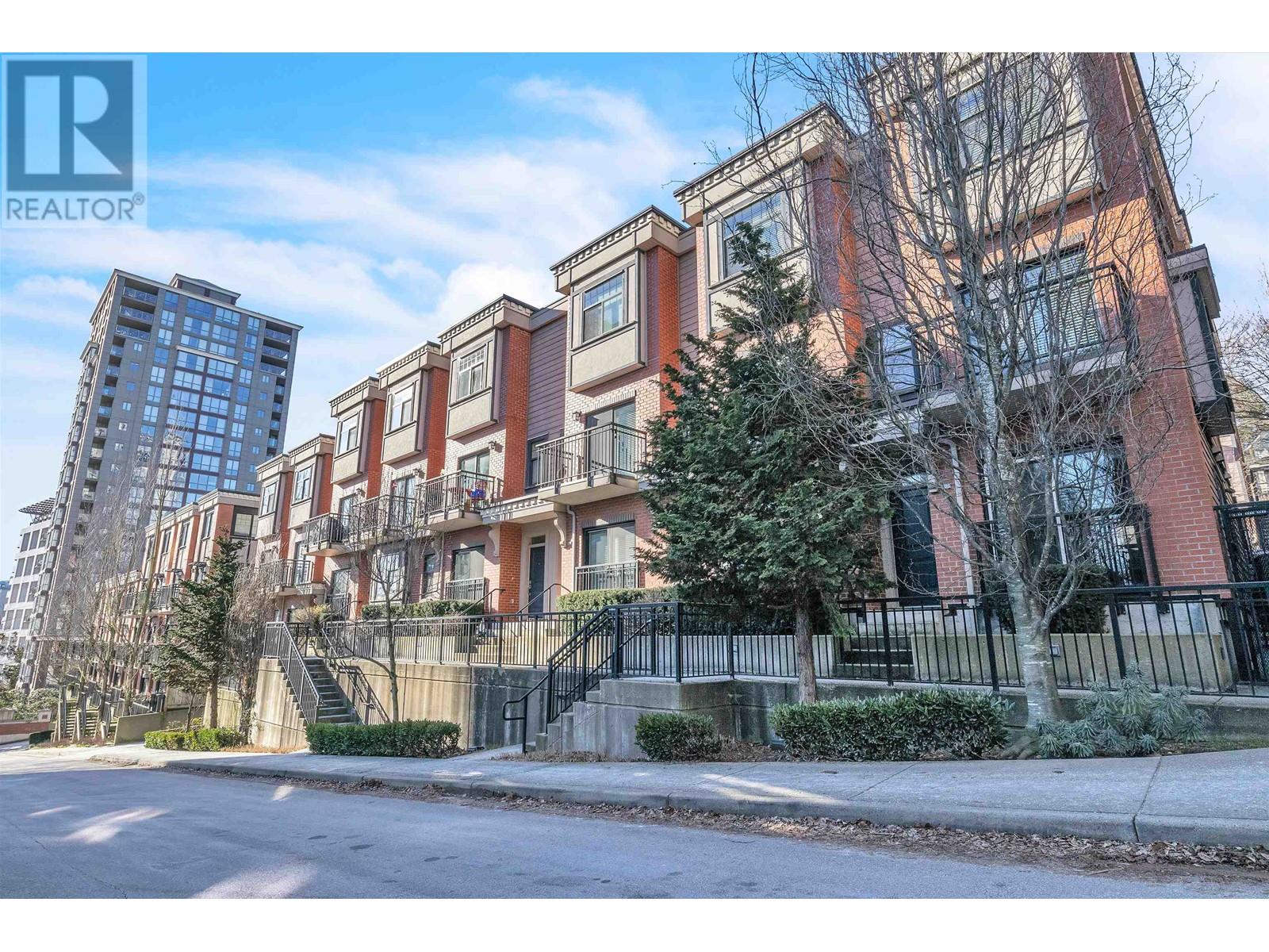 Property at 203 828 ROYAL AVENUE image 1
