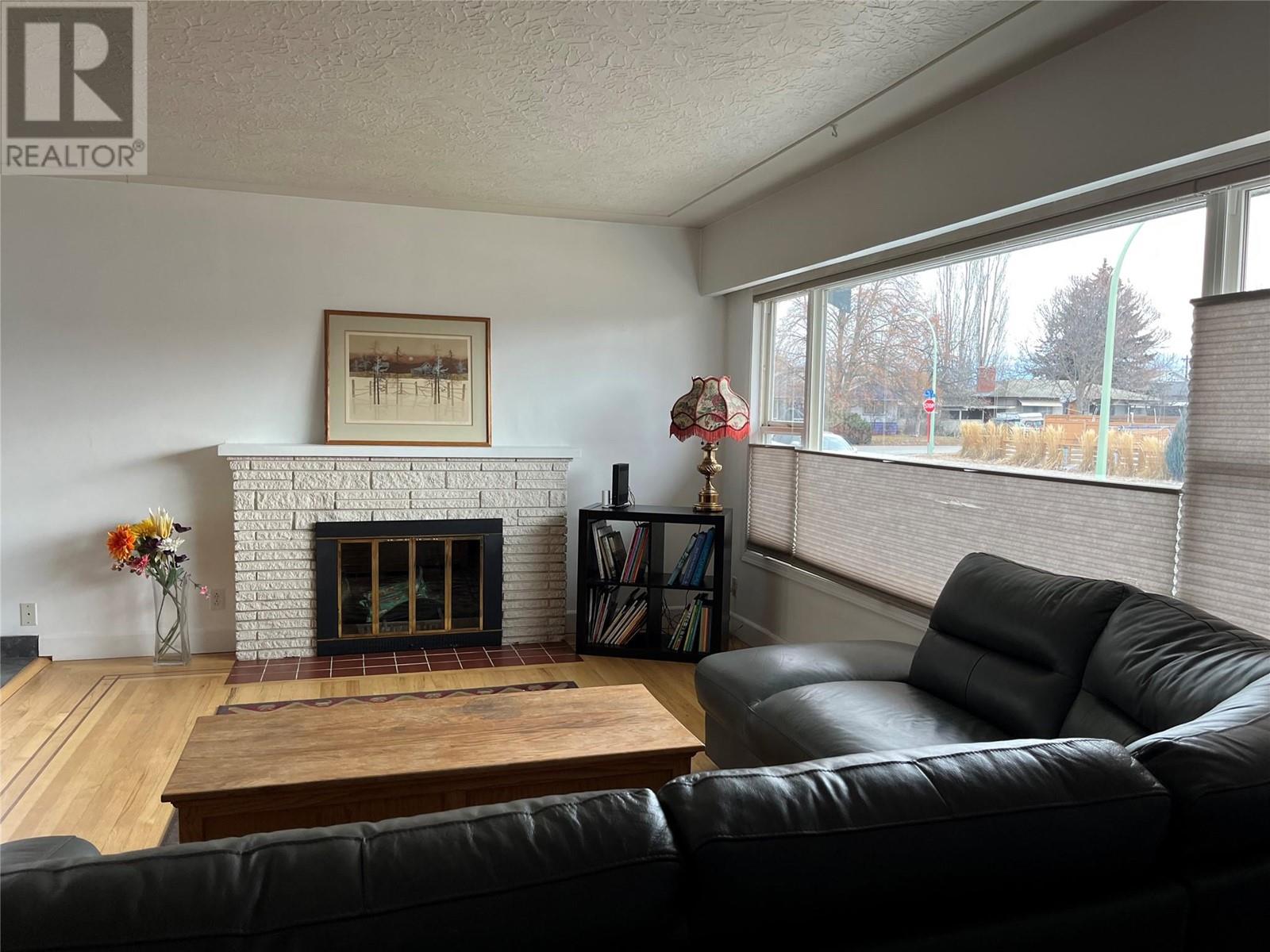 1368 Bing Avenue, Kelowna, British Columbia  V1Y 3Y4 - Photo 7 - 10331392