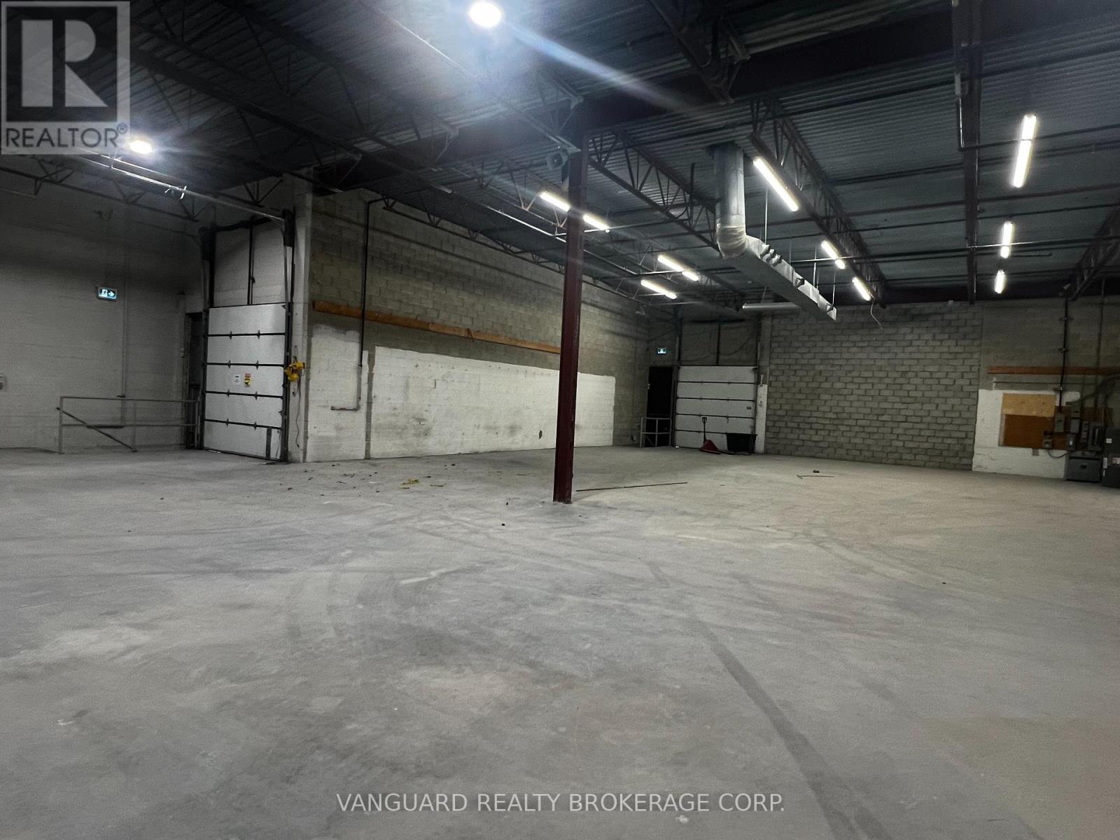1683-1685 Flint Road, Toronto, Ontario  M3J 2W8 - Photo 4 - W12074776