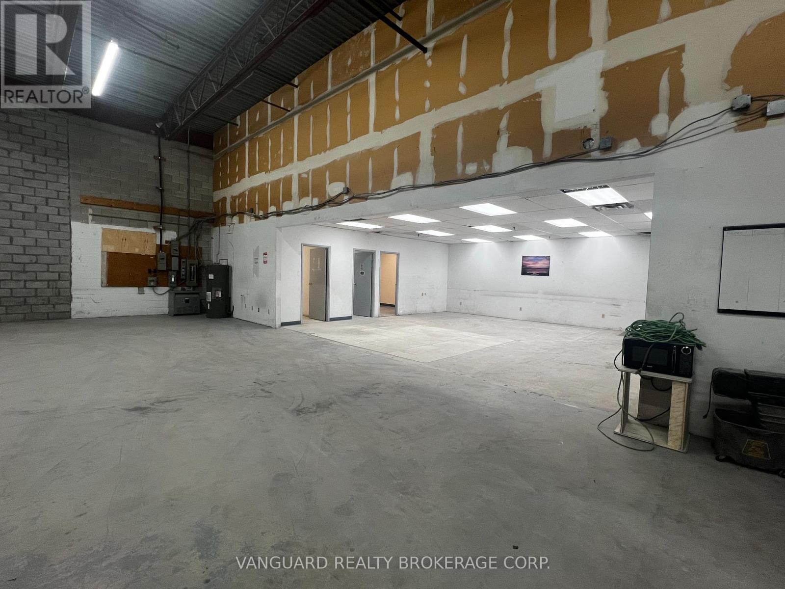 1679-1699 Flint Road, Toronto, Ontario  M3J 2W8 - Photo 7 - W12074789