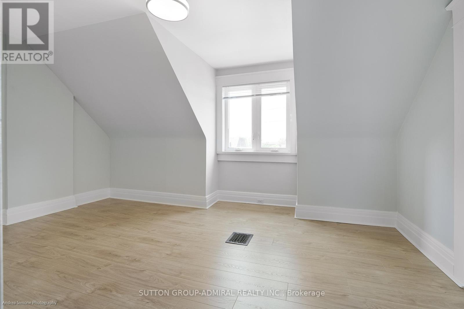 2nd & 3rd Floor - 481 Brock Avenue, Toronto, Ontario  M6H 3N8 - Photo 19 - C12193285