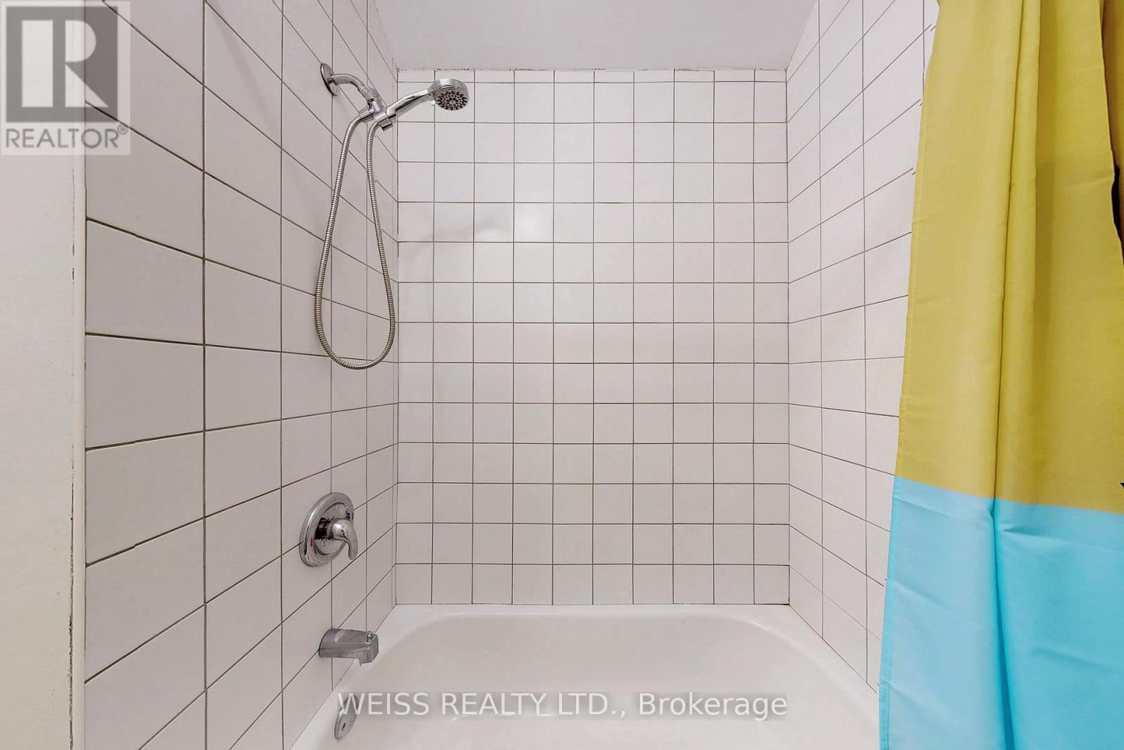 Upper - 2468 Danforth Avenue, Toronto, Ontario  M4C 1K9 - Photo 26 - E12192126