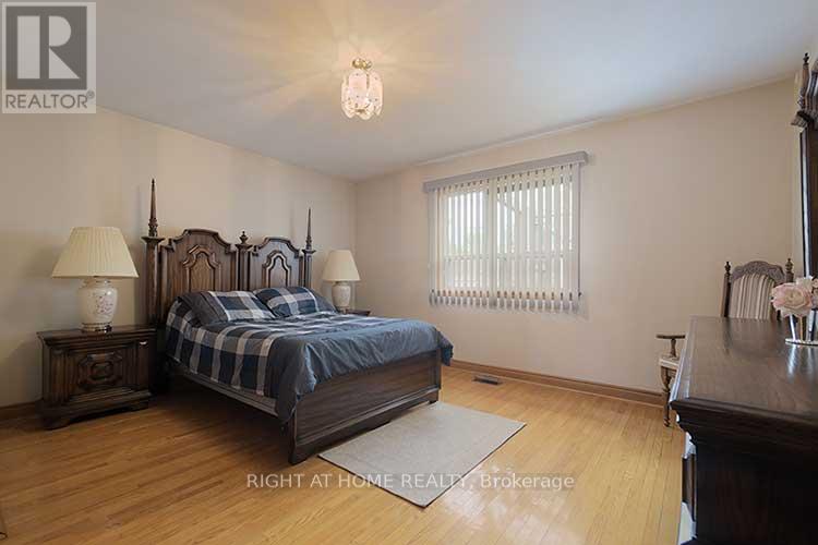 409 Rustic Road, Toronto (Maple Leaf), Ontario  M6L 1W8 - Photo 8 - W12161987