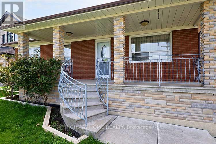 409 Rustic Road, Toronto (Maple Leaf), Ontario  M6L 1W8 - Photo 2 - W12161987