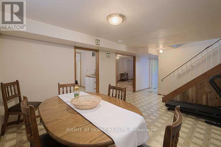 409 Rustic Road, Toronto (Maple Leaf), Ontario  M6L 1W8 - Photo 16 - W12161987
