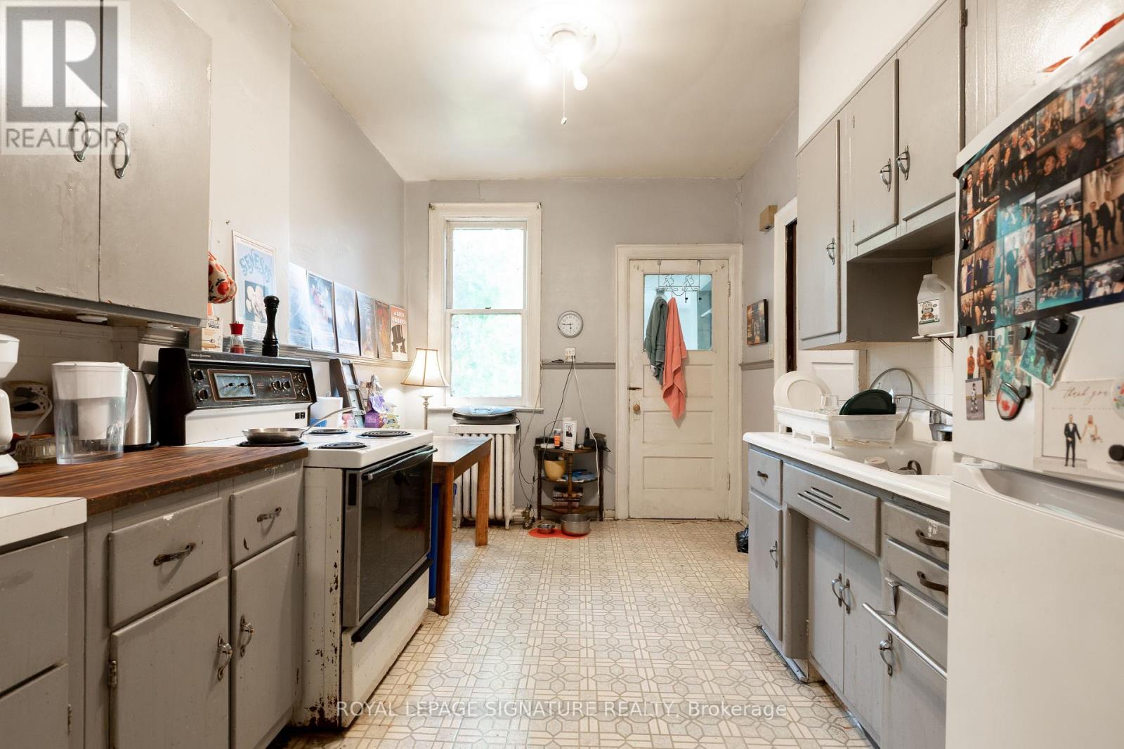 25 Wilson Park Road, Toronto (South Parkdale), Ontario  M6K 3B6 - Photo 13 - W12193161