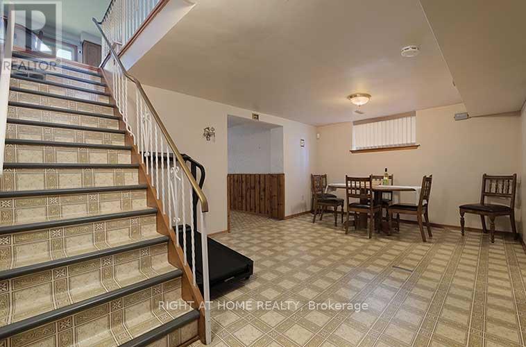 409 Rustic Road, Toronto (Maple Leaf), Ontario  M6L 1W8 - Photo 13 - W12161987
