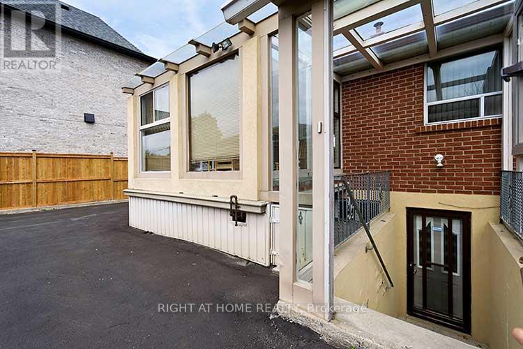 409 Rustic Road, Toronto (Maple Leaf), Ontario  M6L 1W8 - Photo 21 - W12161987