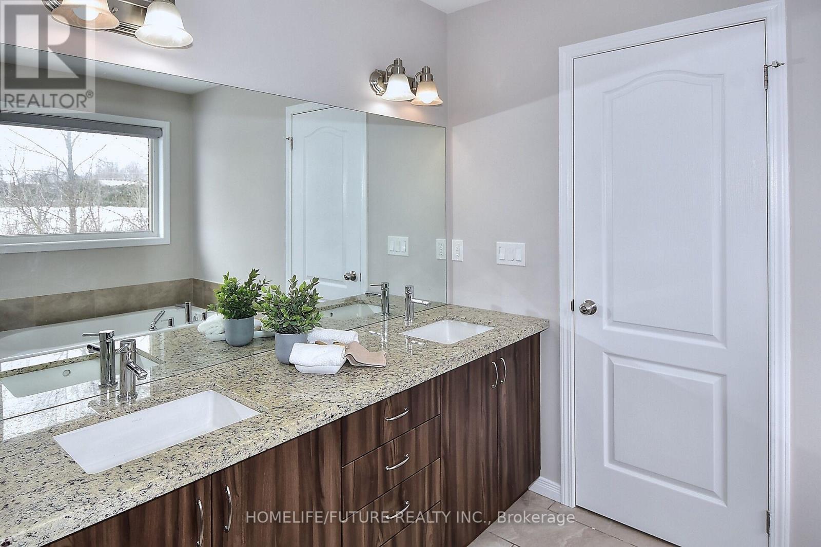 39 Summer Lane, Selwyn, Ontario  K9L 0G4 - Photo 25 - X12099314