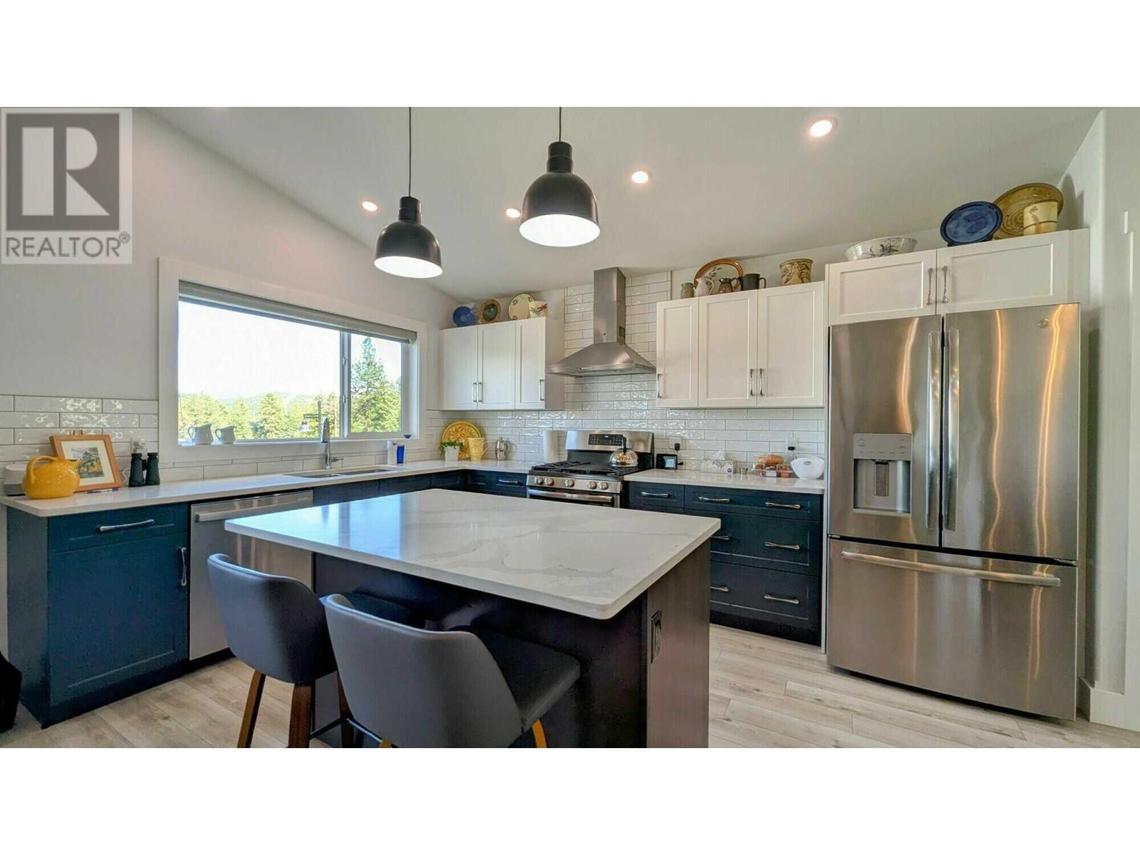 Property at 301 Legacy Lookout image 5