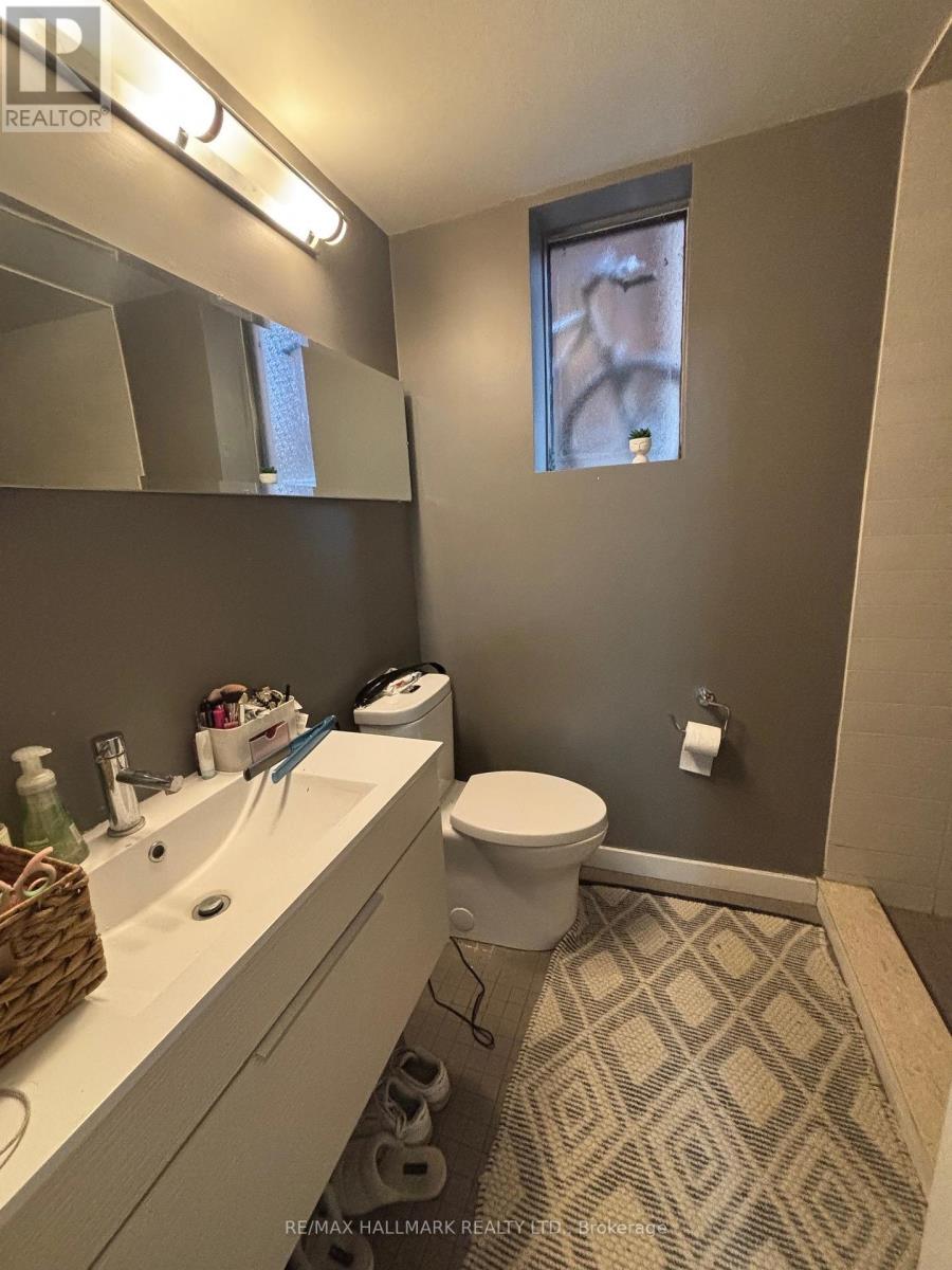 97 Oriole Parkway, Toronto, Ontario  M5P 2G7 - Photo 4 - C12095357