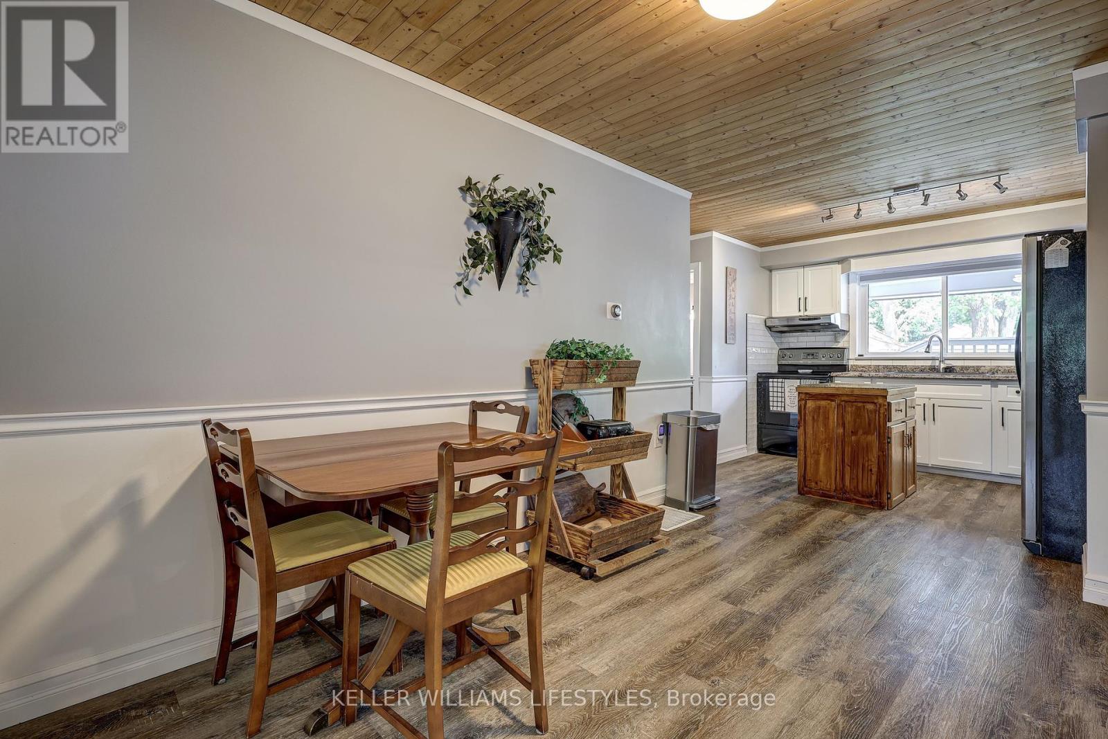 22738 Thames Road, Southwest Middlesex (Appin), Ontario  N0L 1A0 - Photo 10 - X12193563