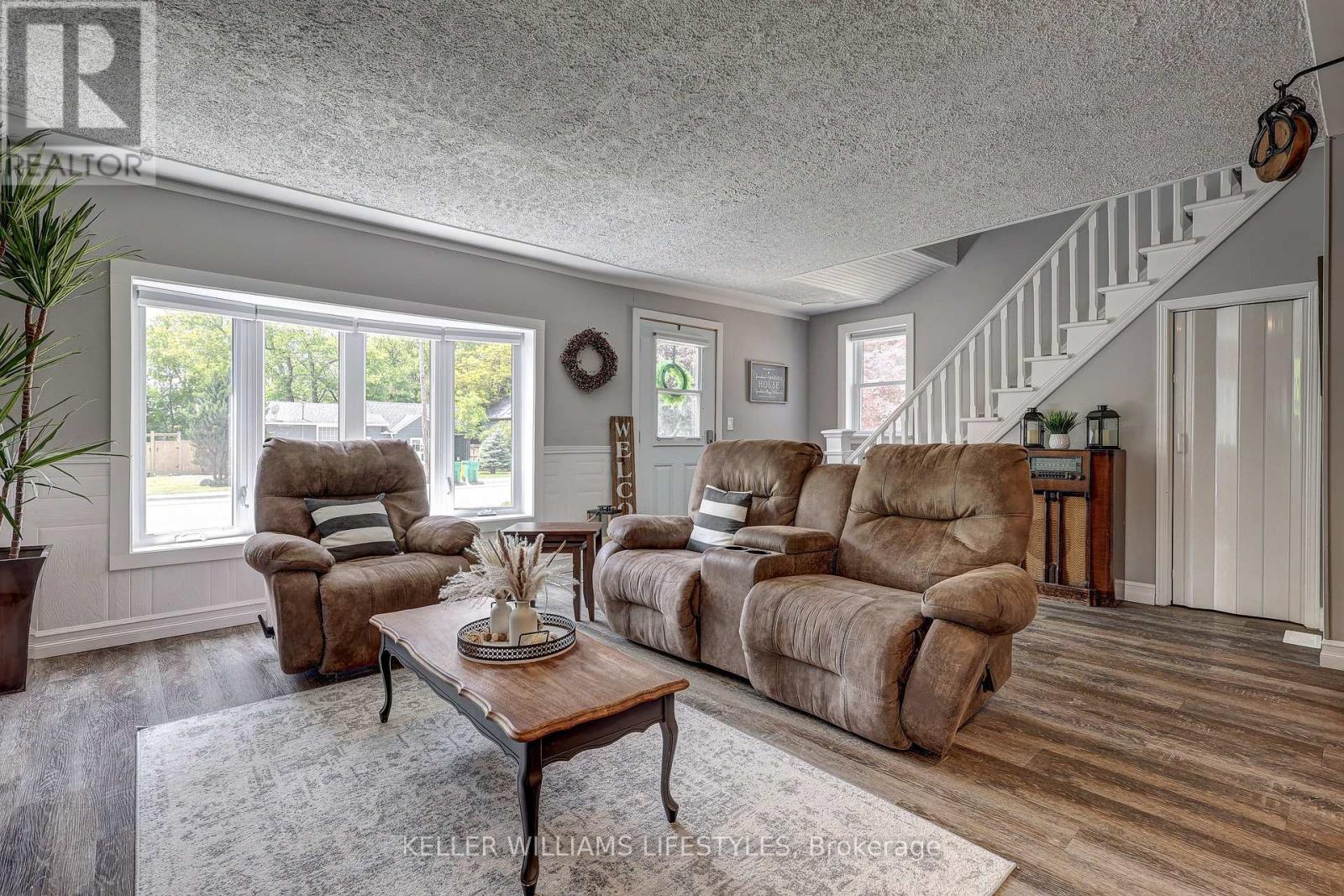 22738 Thames Road, Southwest Middlesex (Appin), Ontario  N0L 1A0 - Photo 20 - X12193563