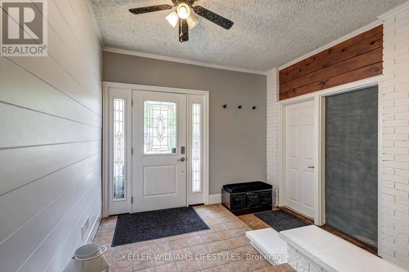 22738 Thames Road, Southwest Middlesex (Appin), Ontario  N0L 1A0 - Photo 5 - X12193563