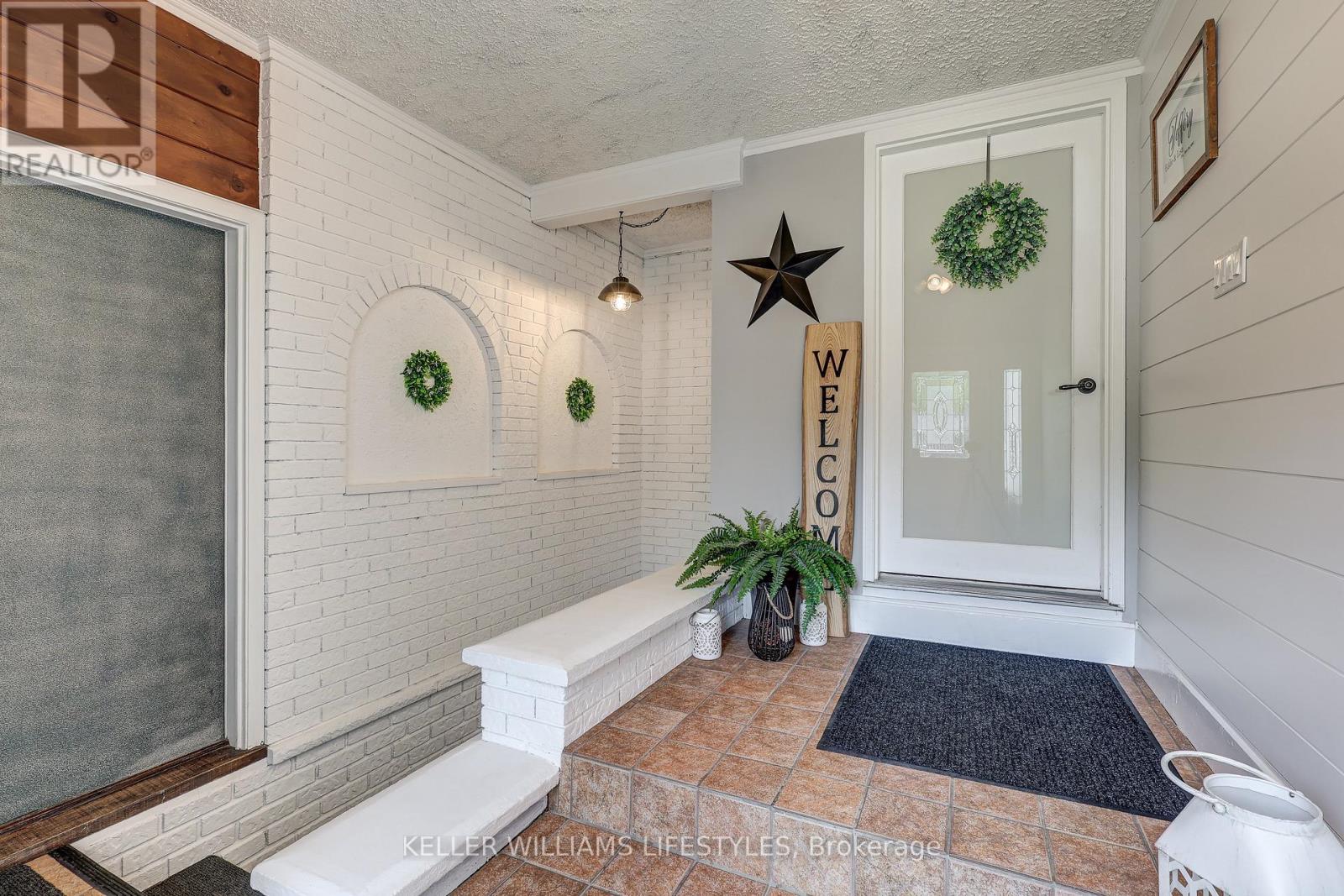22738 Thames Road, Southwest Middlesex (Appin), Ontario  N0L 1A0 - Photo 6 - X12193563