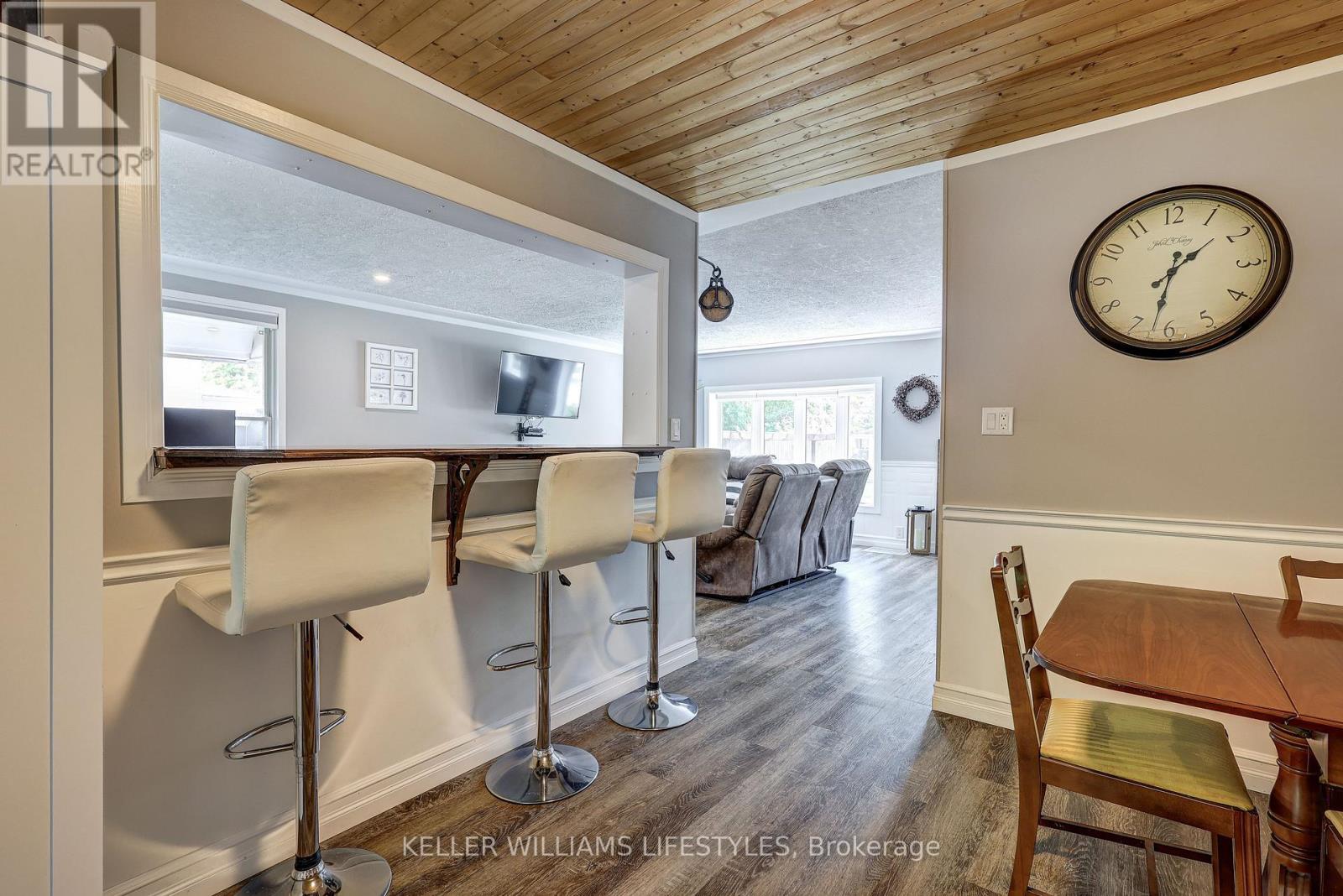 22738 Thames Road, Southwest Middlesex (Appin), Ontario  N0L 1A0 - Photo 9 - X12193563